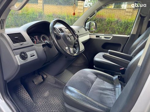 Volkswagen Multivan 2012 серый - фото 14