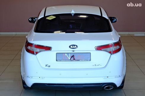 Kia Optima 2013 белый - фото 6