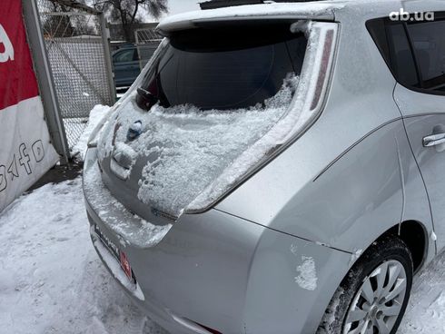 Nissan Leaf 2015 серый - фото 12