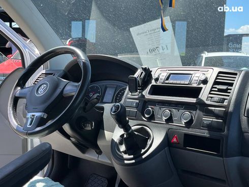 Volkswagen Caravelle 2013 серый - фото 17