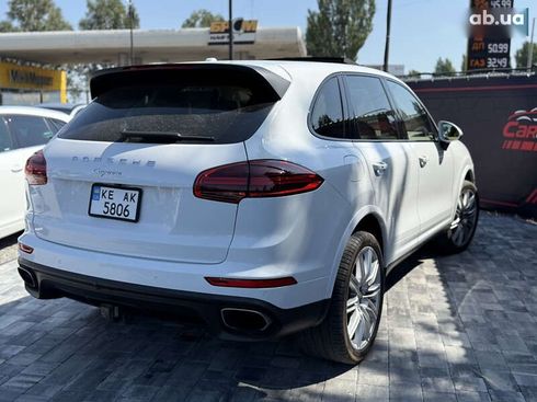 Porsche Cayenne 2016 - фото 11