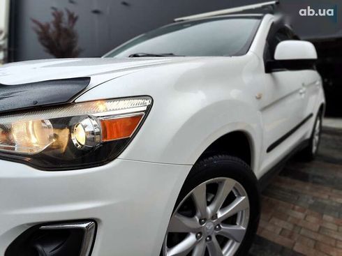Mitsubishi Outlander 2015 - фото 2
