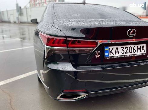 Lexus LS 2018 - фото 12