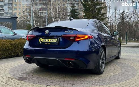 Alfa Romeo Giulia 2017 - фото 7