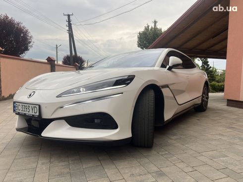 Denza Z9 2024 белый - фото 2