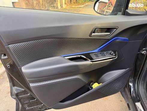 Toyota C-HR 2021 черный - фото 21