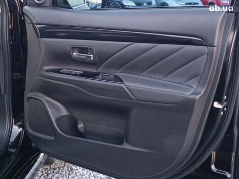 Mitsubishi Outlander 2018 черный - фото 64
