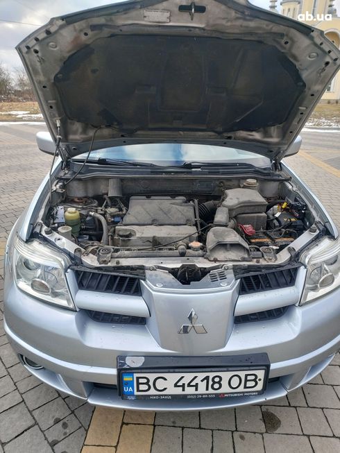 Mitsubishi Outlander 2008 серебристый - фото 8