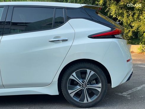 Nissan Leaf 2020 белый - фото 14
