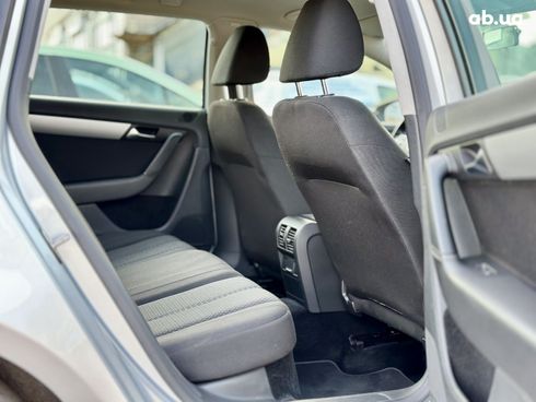 Volkswagen Passat 2013 серый - фото 14