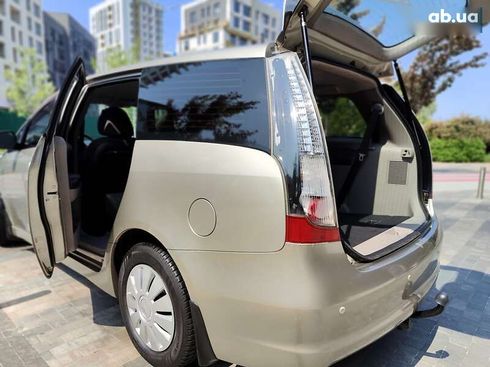 Mitsubishi Grandis 2007 - фото 13