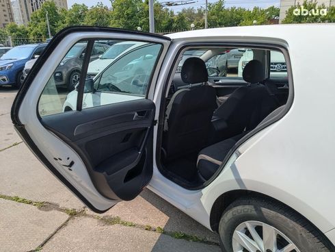 Volkswagen Golf 2019 белый - фото 30