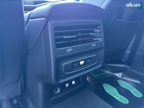Audi Q7 2021 - фото 30