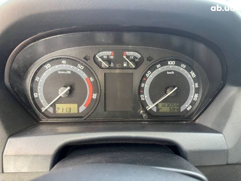 Skoda Fabia 2006 белый - фото 11