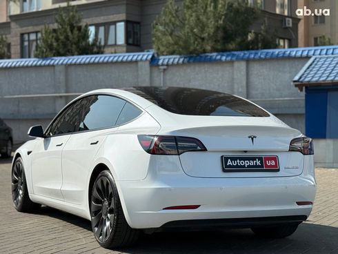 Tesla Model 3 2021 белый - фото 18