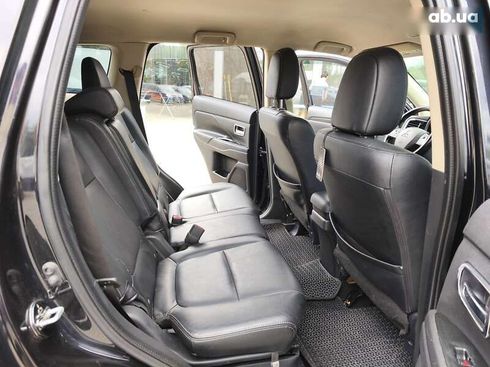 Mitsubishi Outlander 2016 - фото 12