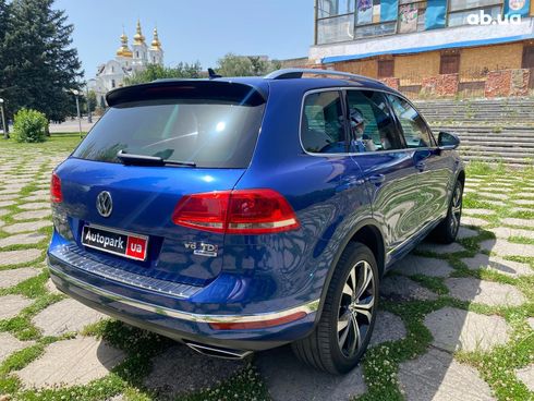 Volkswagen Touareg 2015 синий - фото 10