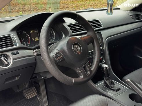 Volkswagen Passat 2013 белый - фото 13