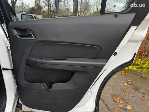 Chevrolet Equinox 2015 белый - фото 25