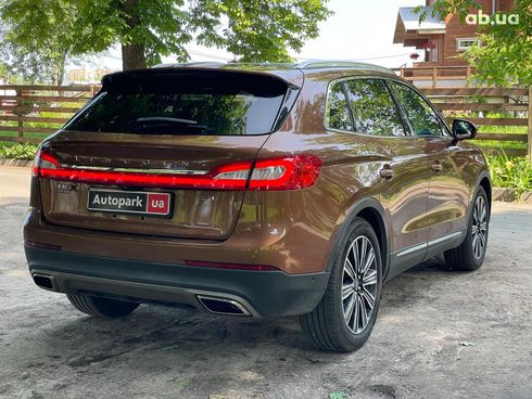 Lincoln MKX 2018 коричневый - фото 7