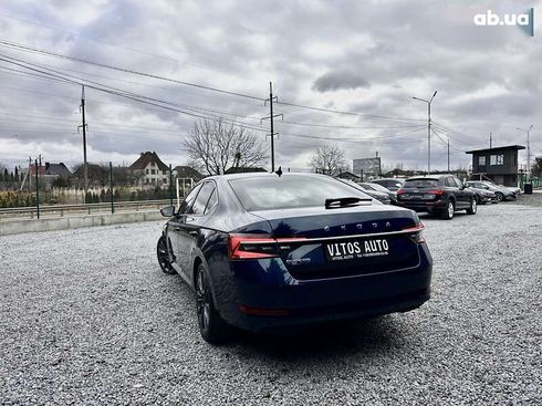 Skoda Superb 2019 - фото 9