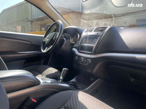 Dodge Journey 2017 красный - фото 27