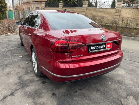 Volkswagen Passat 2017 красный - фото 8