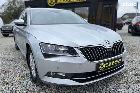 Skoda Superb 2019 - фото 7