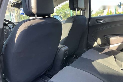 Opel Astra 2011 - фото 17