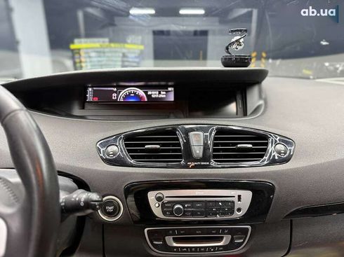 Renault Scenic 2012 - фото 16