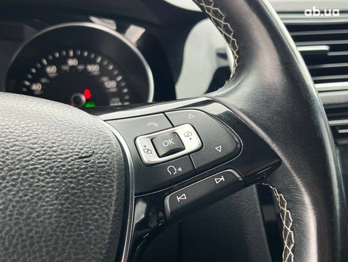 Volkswagen Jetta 2016 серый - фото 37