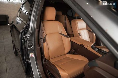 Lexus ES 2019 - фото 28