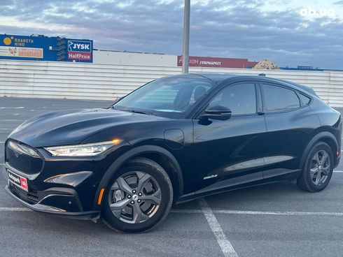 Ford Mustang Mach-E 2023 черный - фото 7