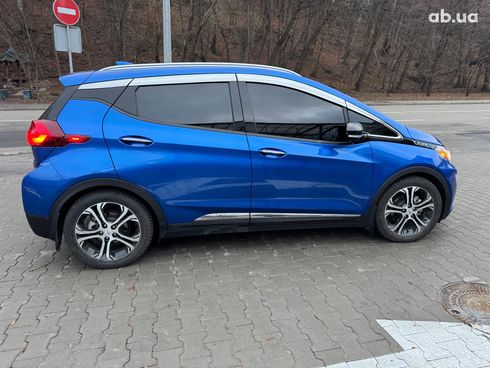 Chevrolet Bolt 2021 синий - фото 5