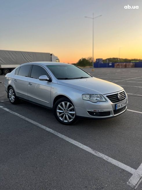 Volkswagen Passat 2006 серебристый - фото 9