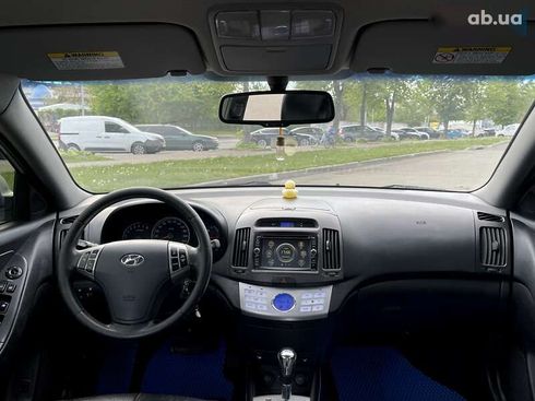 Hyundai Elantra 2011 - фото 9