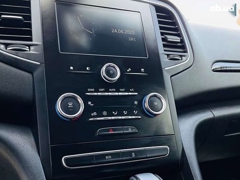 Renault Megane 2017 - фото 12