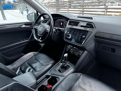 Volkswagen Tiguan 2017 серый - фото 40