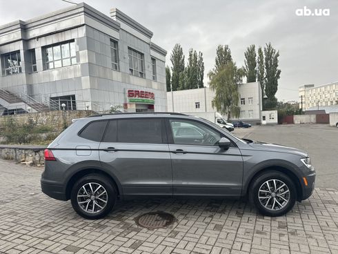 Volkswagen Tiguan 2021 серый - фото 7