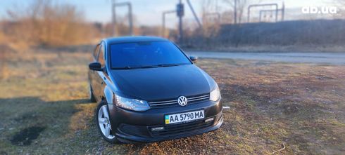 Volkswagen Polo Sedan 2012 черный - фото 6