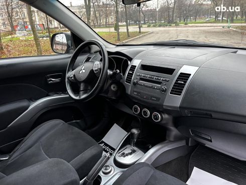 Mitsubishi Outlander 2008 серый - фото 18