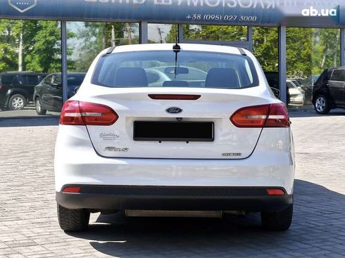 Ford Focus 2015 - фото 6