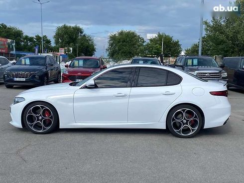 Alfa Romeo Giulia 2018 - фото 10