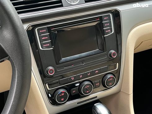 Volkswagen Passat 2016 белый - фото 21