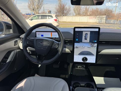 Ford Mustang Mach-E 2021 белый - фото 56