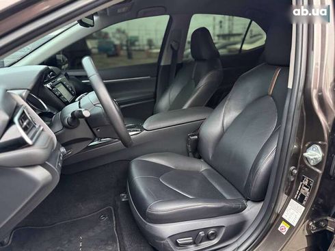 Toyota Camry 2018 - фото 12