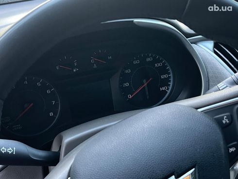 Chevrolet Malibu 2017 белый - фото 27