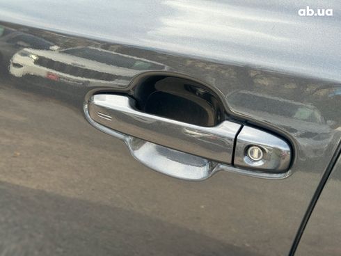 Toyota C-HR 2022 серый - фото 13