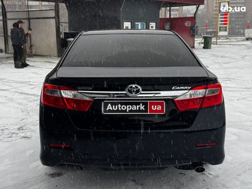Toyota Camry 2014 черный - фото 5