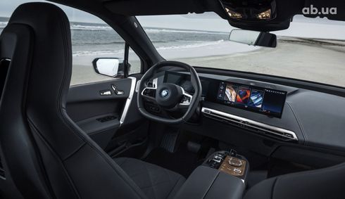 BMW iX M60 2024 - фото 6